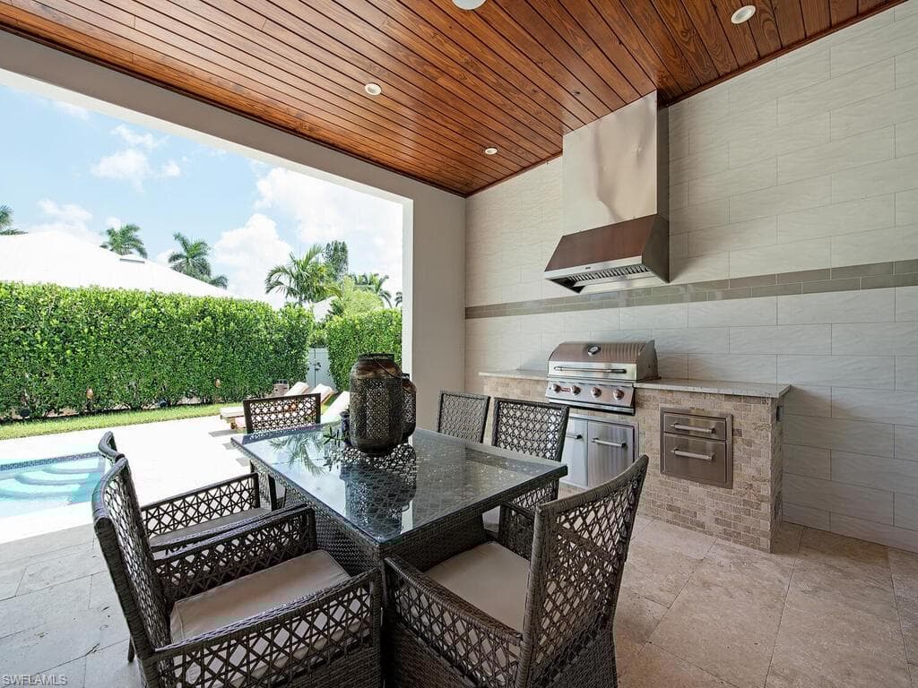 1167 22nd Ave N, Naples, FL 34103-7