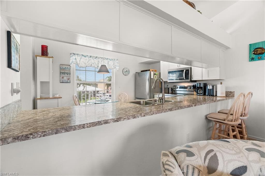 1427 47th Ter 203, Cape Coral, FL 33914-9
