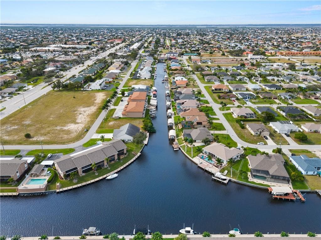1427 47th Ter 203, Cape Coral, FL 33914-36