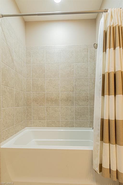 9433 Benvenuto Ct 202, Naples, FL 34119-10