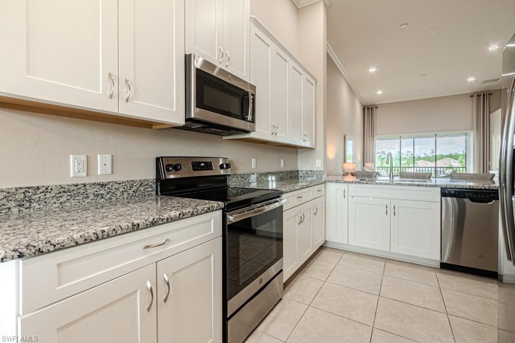 9433 Benvenuto Ct 202, Naples, FL 34119-13