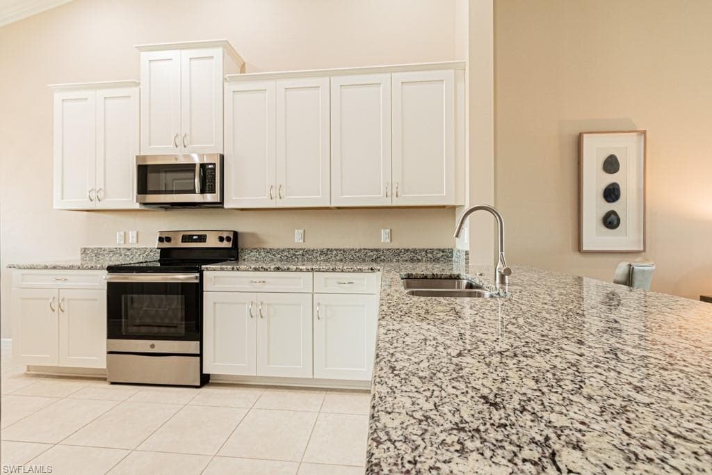 9433 Benvenuto Ct 202, Naples, FL 34119-14