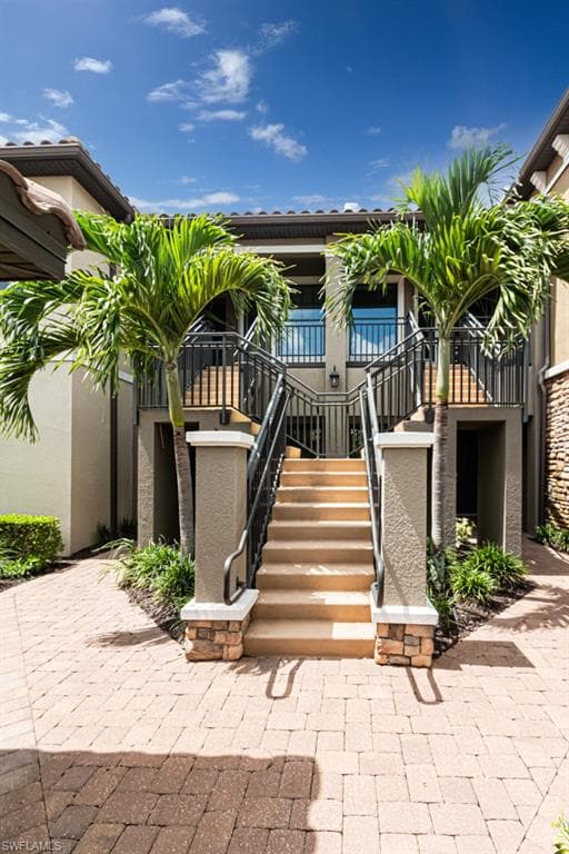 9433 Benvenuto Ct 202, Naples, FL 34119-23