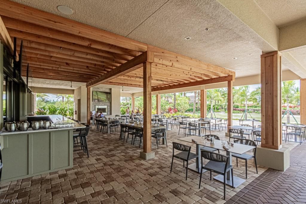 9433 Benvenuto Ct 202, Naples, FL 34119-26