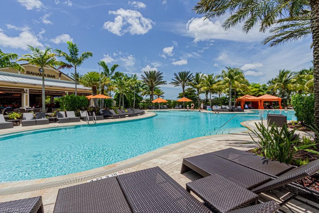 9433 Benvenuto Ct 202, Naples, FL 34119-27