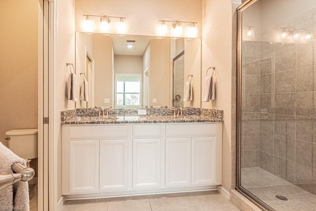 9433 Benvenuto Ct 202, Naples, FL 34119-5