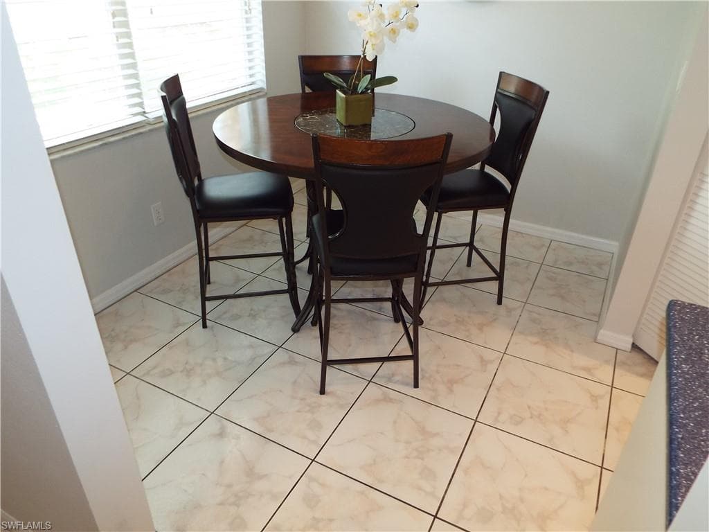 157 Wading Bird Cir K201, Naples, FL 34110-2