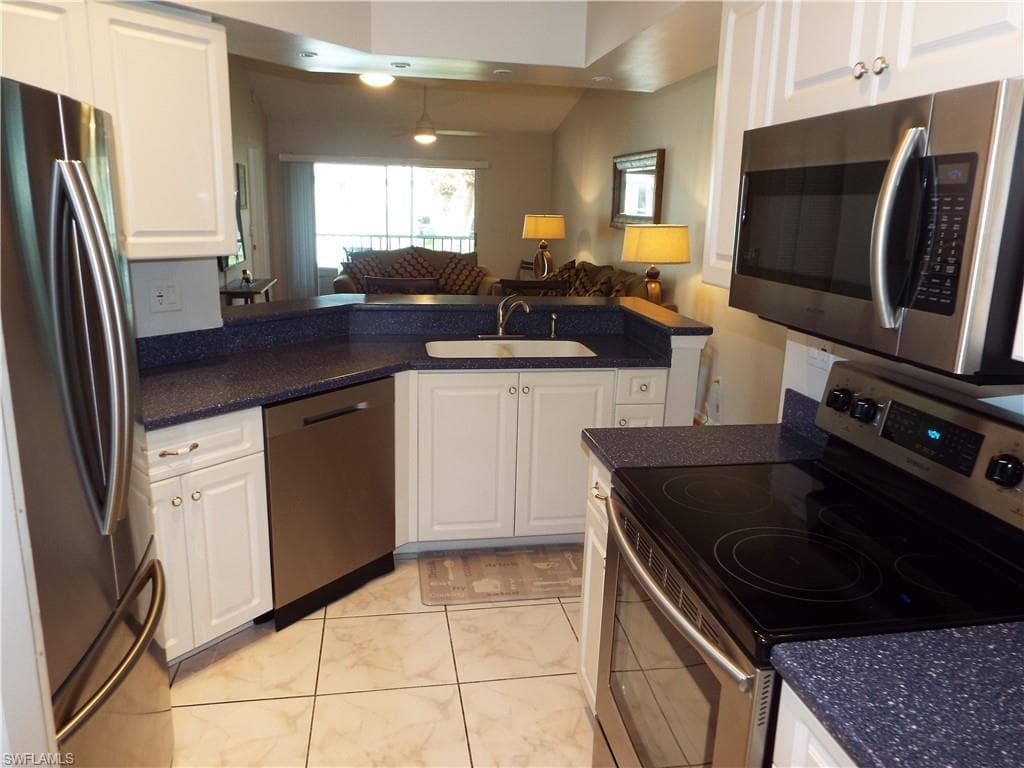 157 Wading Bird Cir K201, Naples, FL 34110-5