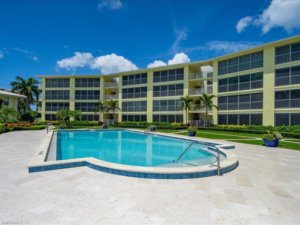 2850 Gulf Shore Blvd N 110, Naples, FL 34103-24