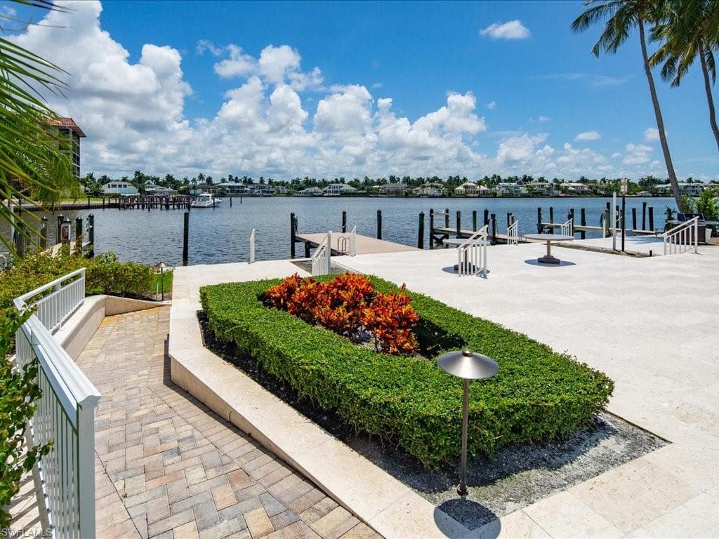 2850 Gulf Shore Blvd N 110, Naples, FL 34103-26