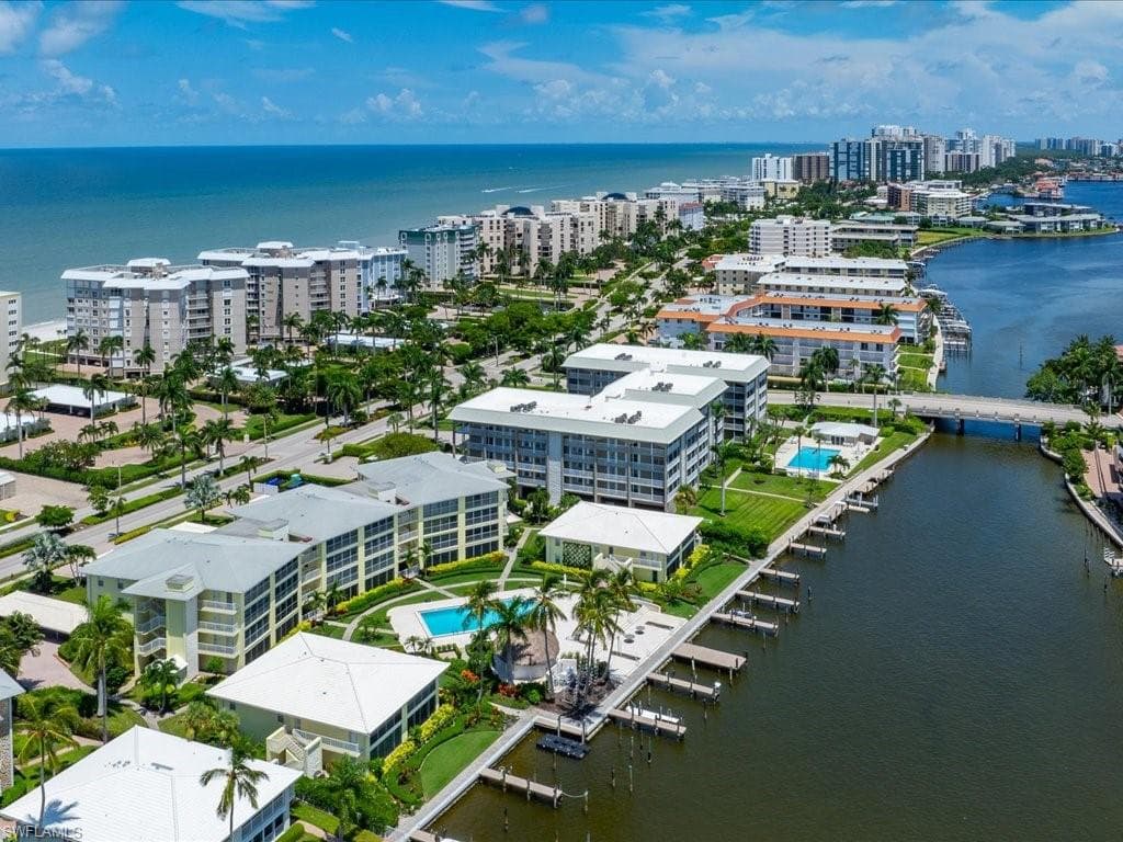 2850 Gulf Shore Blvd N 110, Naples, FL 34103-32