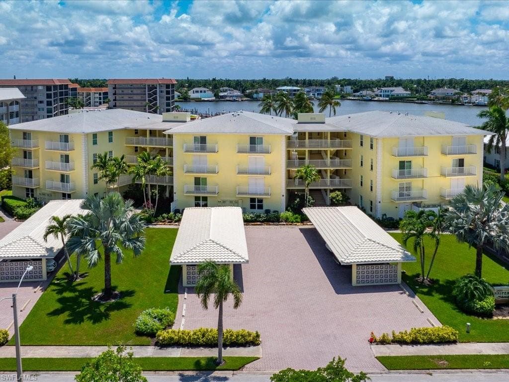 2850 Gulf Shore Blvd N 110, Naples, FL 34103-35