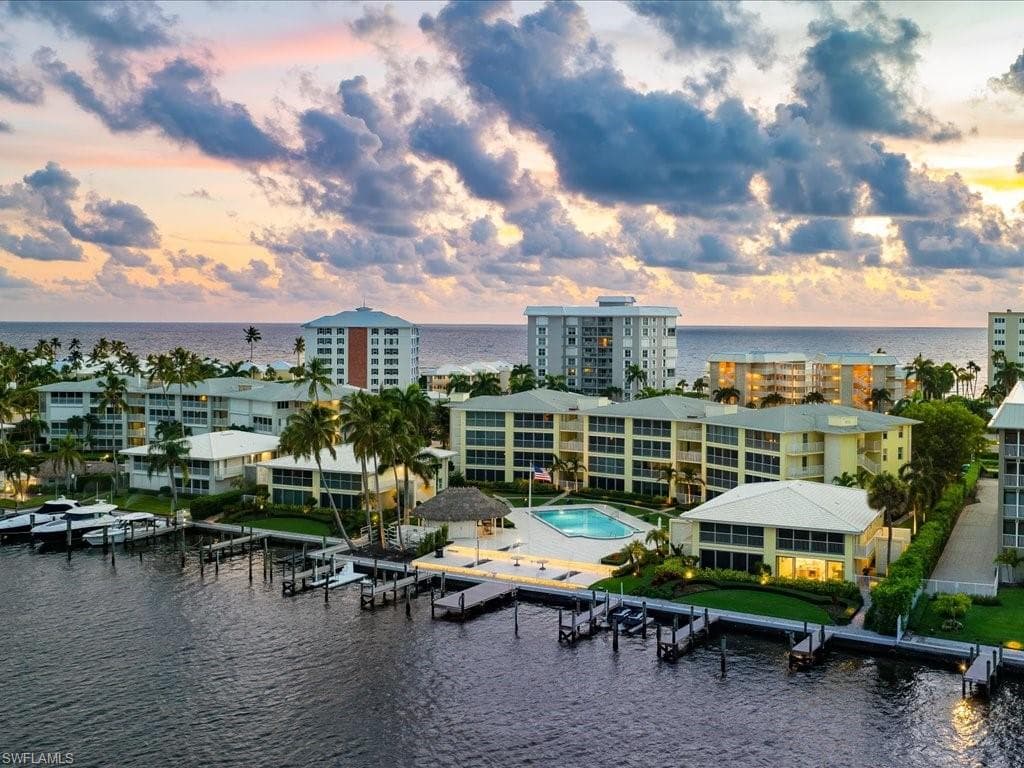 2850 Gulf Shore Blvd N 110, Naples, FL 34103-37