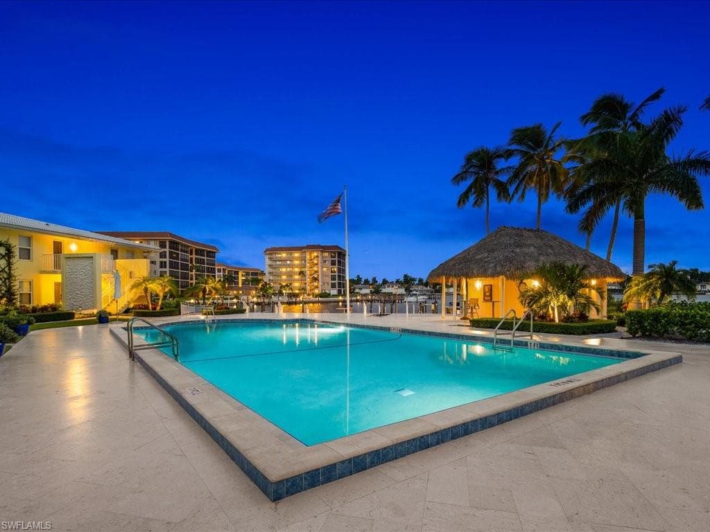 2850 Gulf Shore Blvd N 110, Naples, FL 34103-40