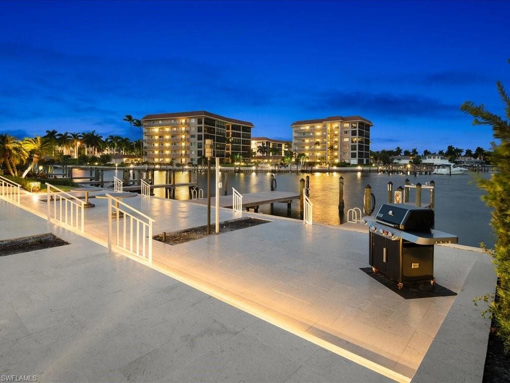 2850 Gulf Shore Blvd N 110, Naples, FL 34103-42