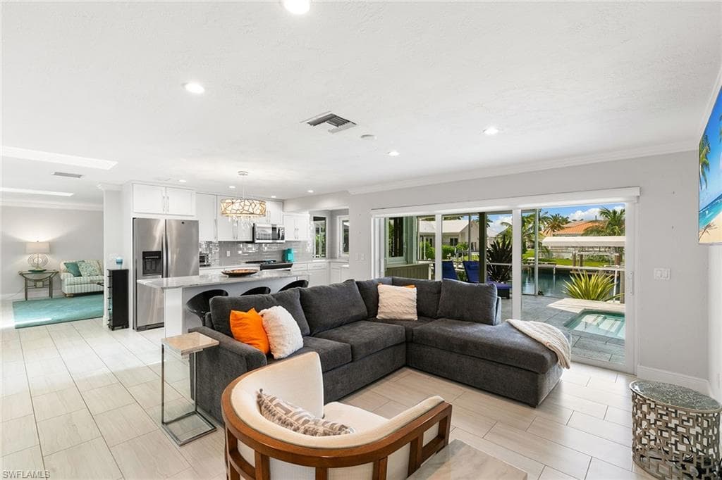 206 Dan River Ct, Marco Island, FL 34145-14