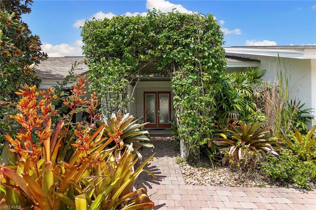 206 Dan River Ct, Marco Island, FL 34145-49