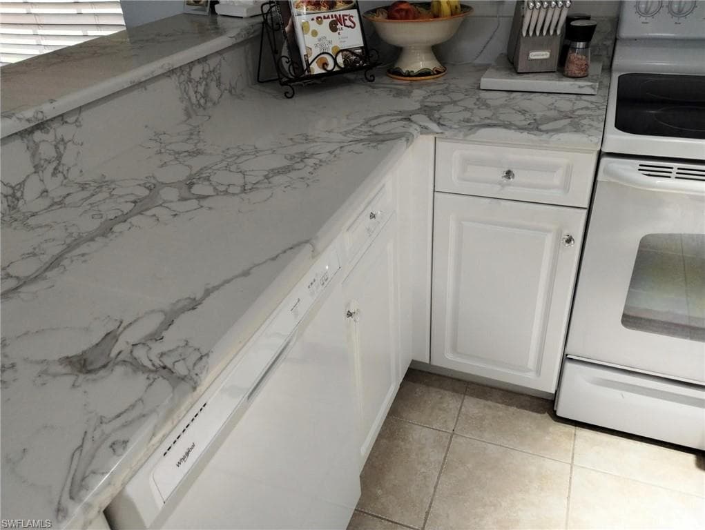 25068 Peacock Ln 102, Naples, FL 34114-12