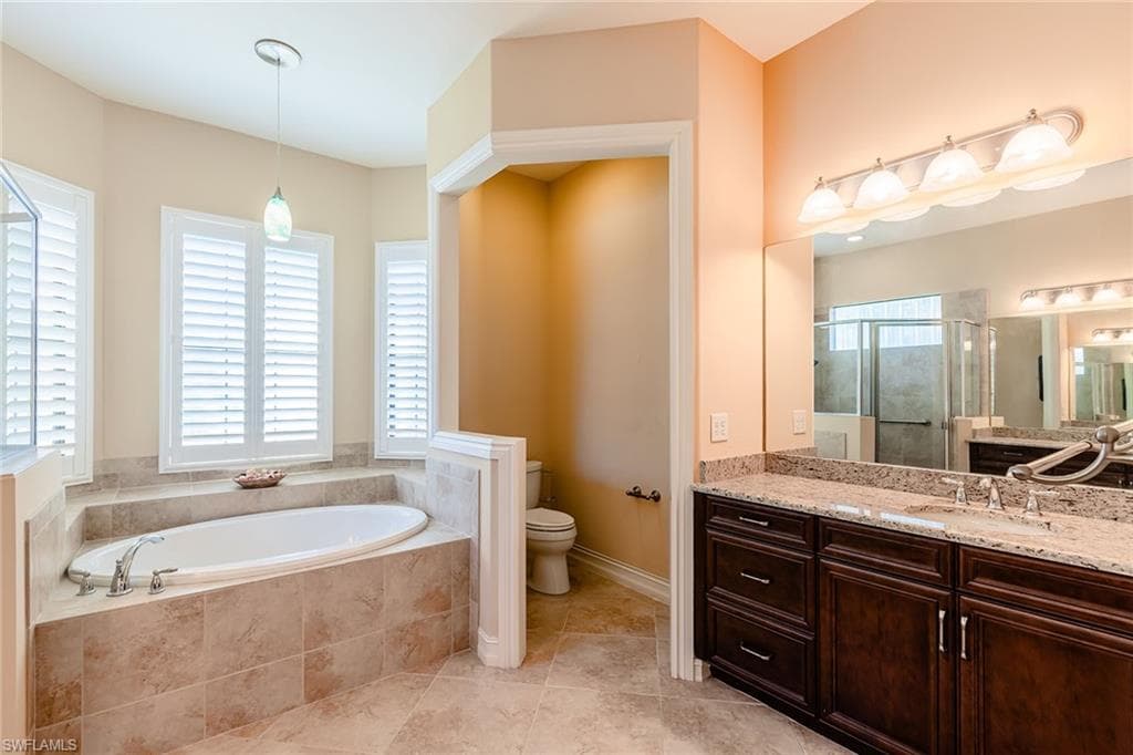 8856 Lely Island Cir, Naples, FL 34113-12