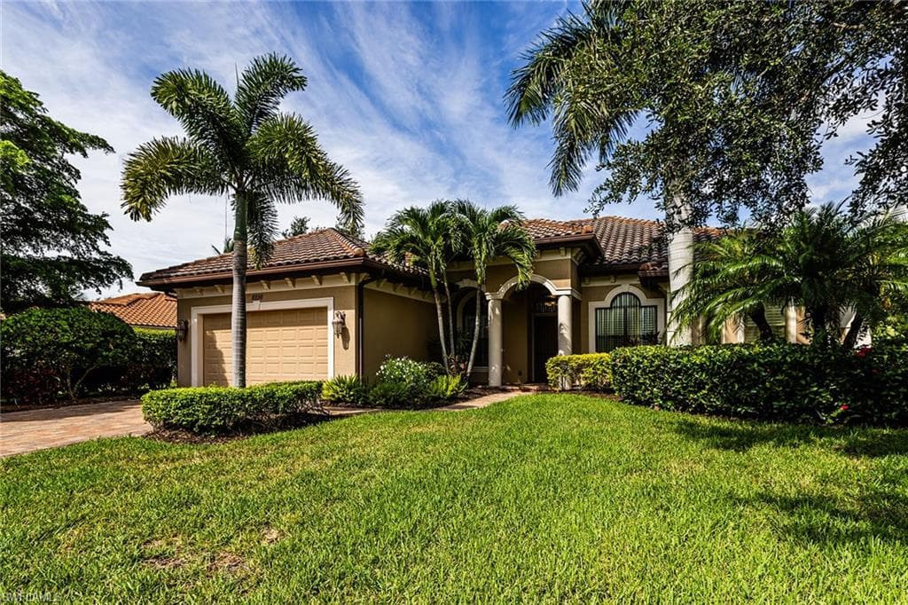 8856 Lely Island Cir, Naples, FL 34113-1