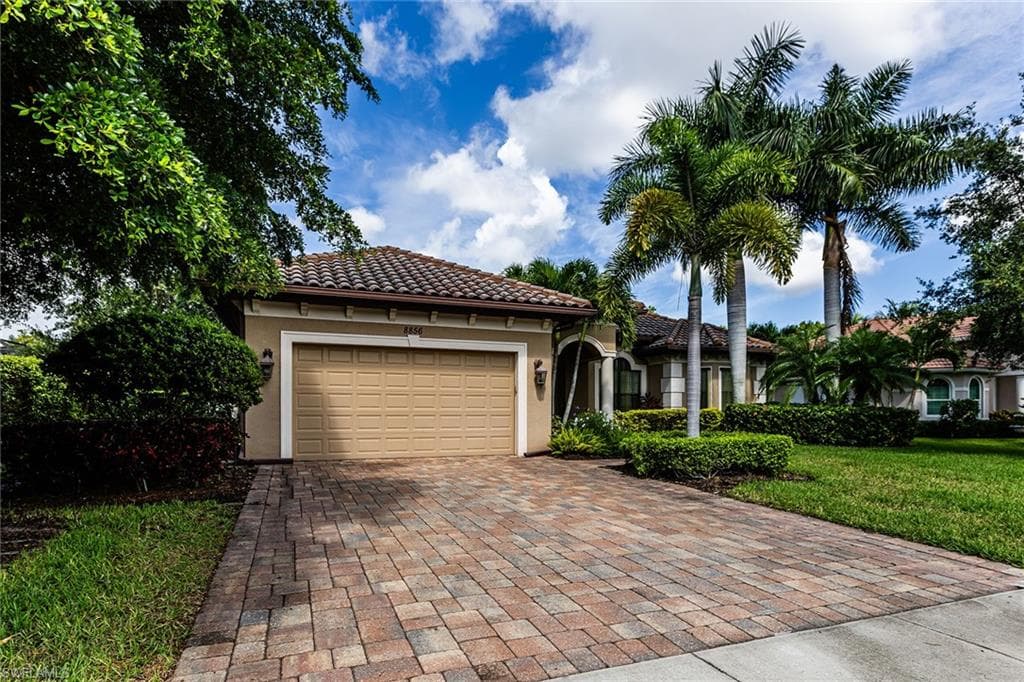 8856 Lely Island Cir, Naples, FL 34113-3