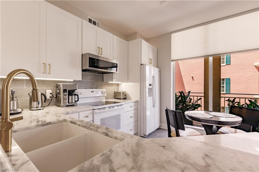 450 Bayfront Pl 4402, Naples, FL 34102-18