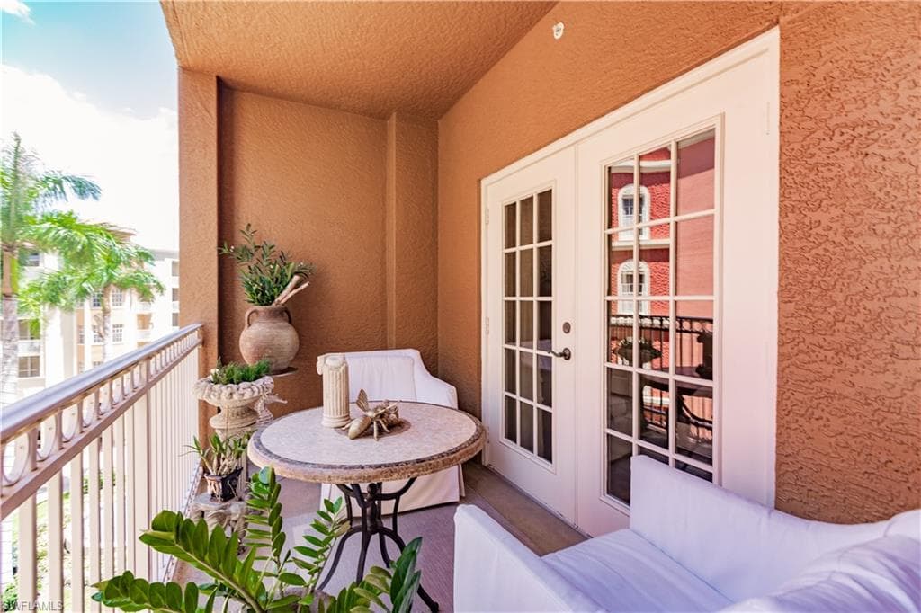 450 Bayfront Pl 4402, Naples, FL 34102-26