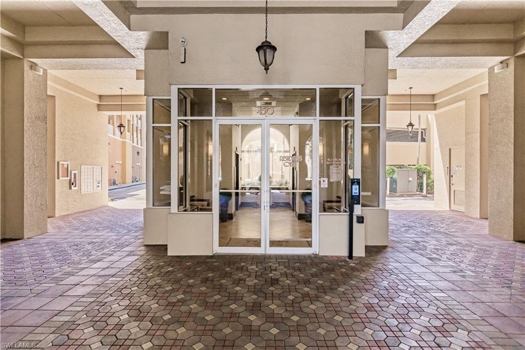 450 Bayfront Pl 4402, Naples, FL 34102-5