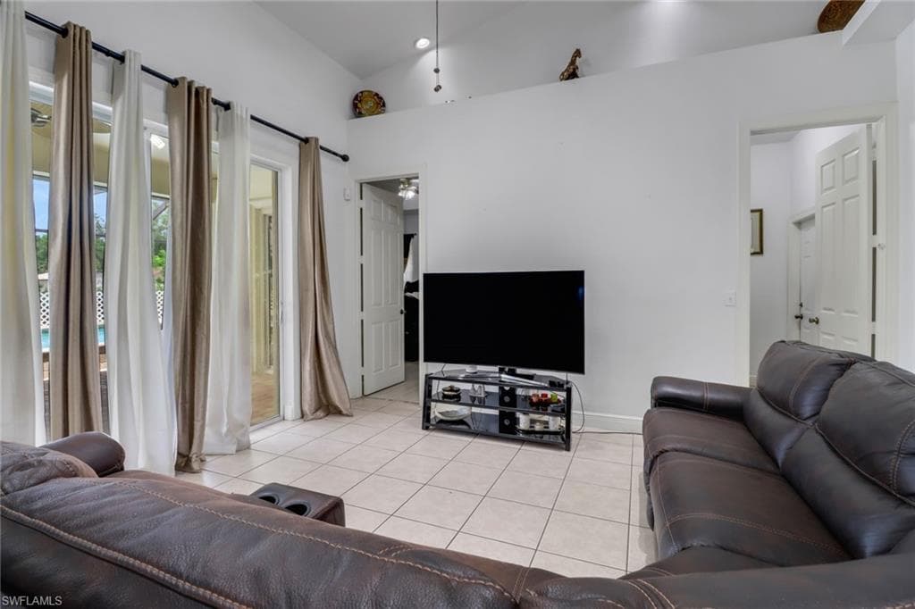 3711 4th Ave SE, Naples, FL 34117-10