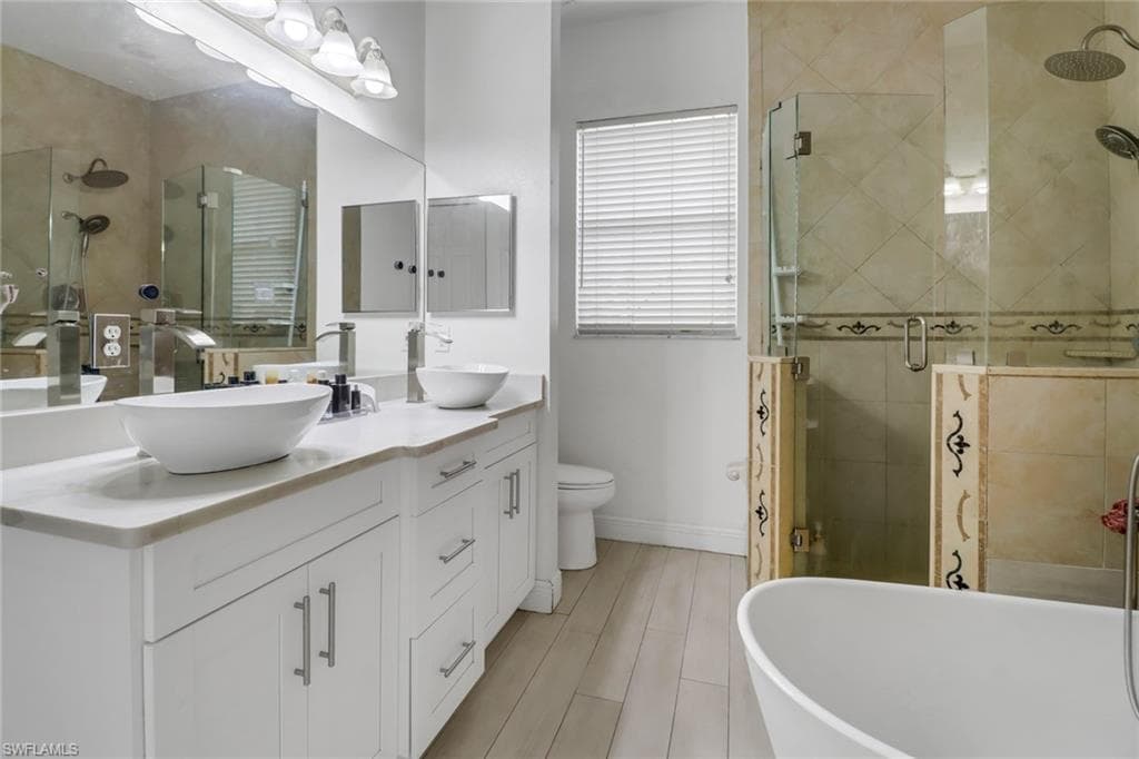 3711 4th Ave SE, Naples, FL 34117-22
