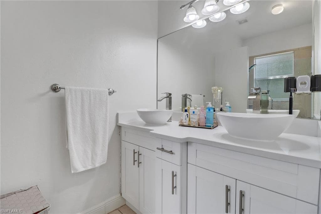 3711 4th Ave SE, Naples, FL 34117-24