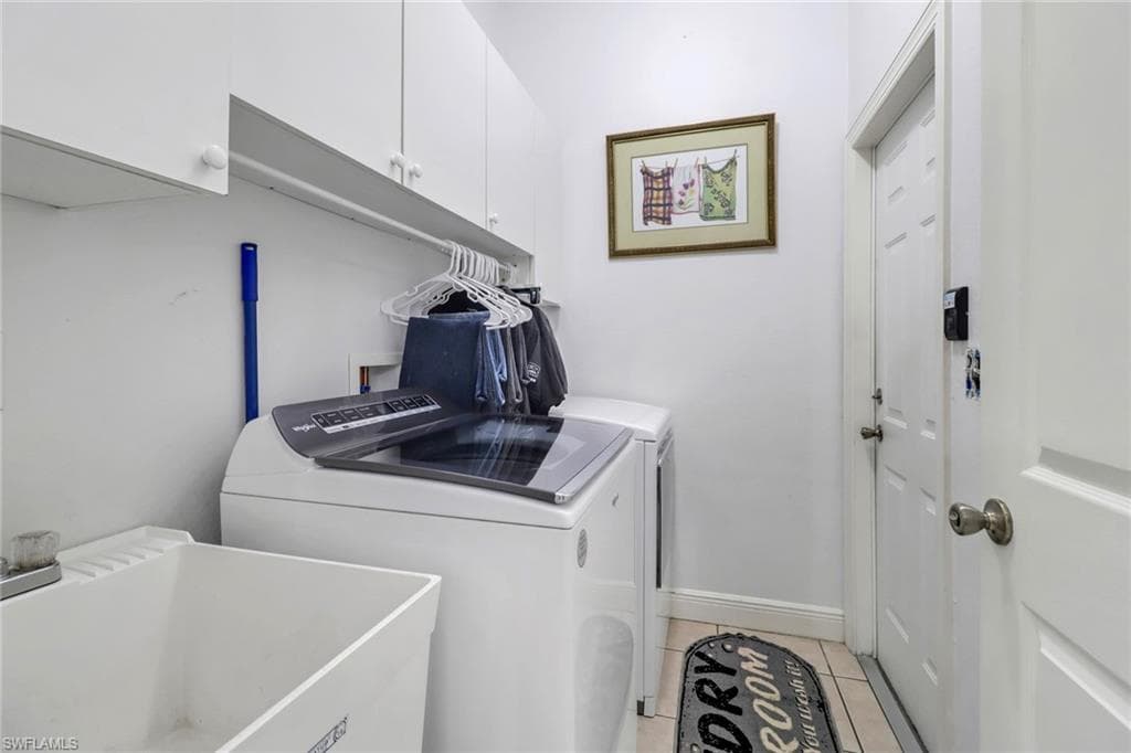 3711 4th Ave SE, Naples, FL 34117-35