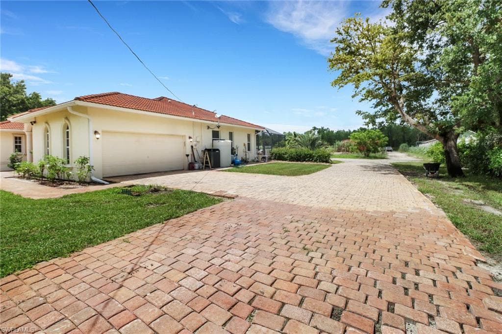 3711 4th Ave SE, Naples, FL 34117-6