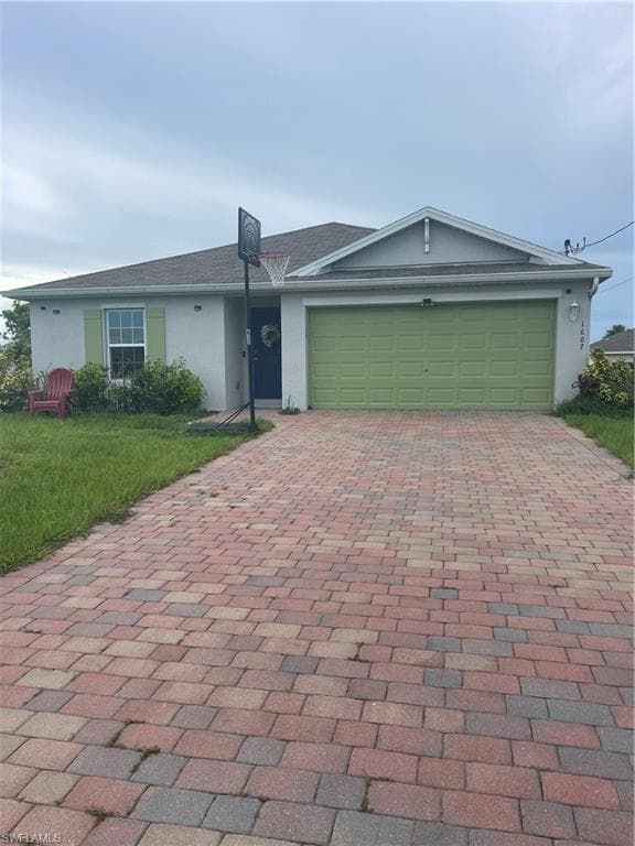 1607 35th Ln, Cape Coral, FL 33909-1