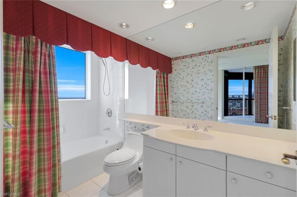 8473 Bay Colony Dr 1904, Naples, FL 34108-18
