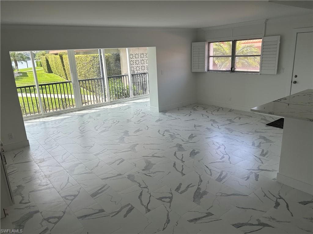 222 Harbour Dr 114, Naples, FL 34103-12