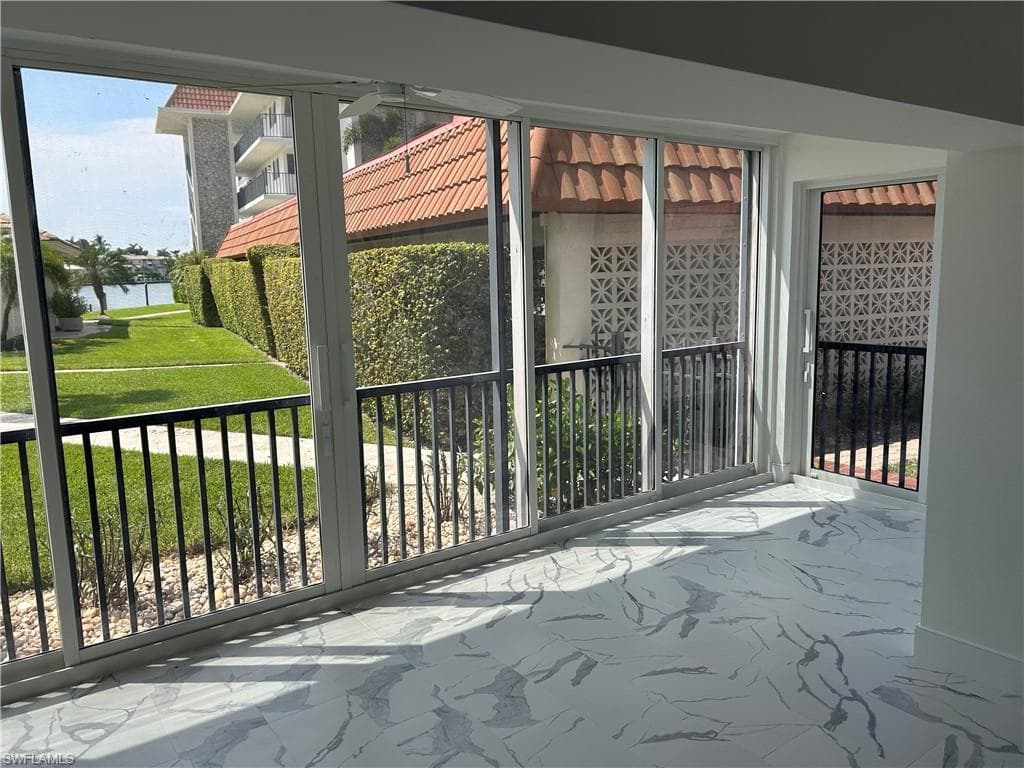 222 Harbour Dr 114, Naples, FL 34103-13