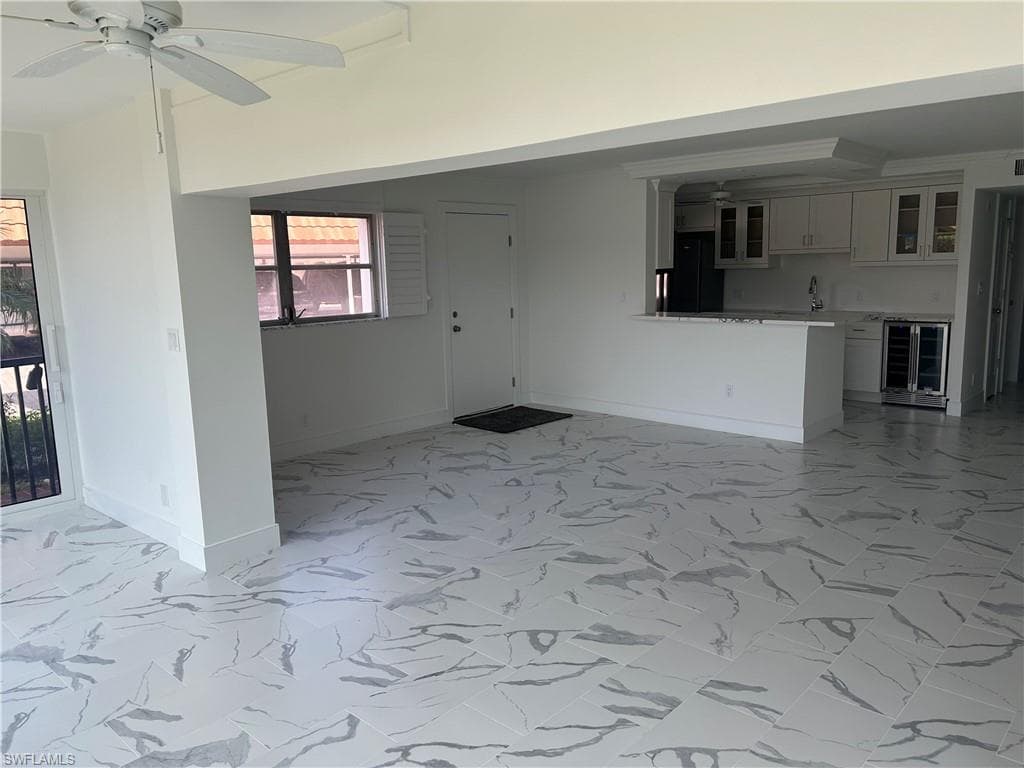 222 Harbour Dr 114, Naples, FL 34103-14