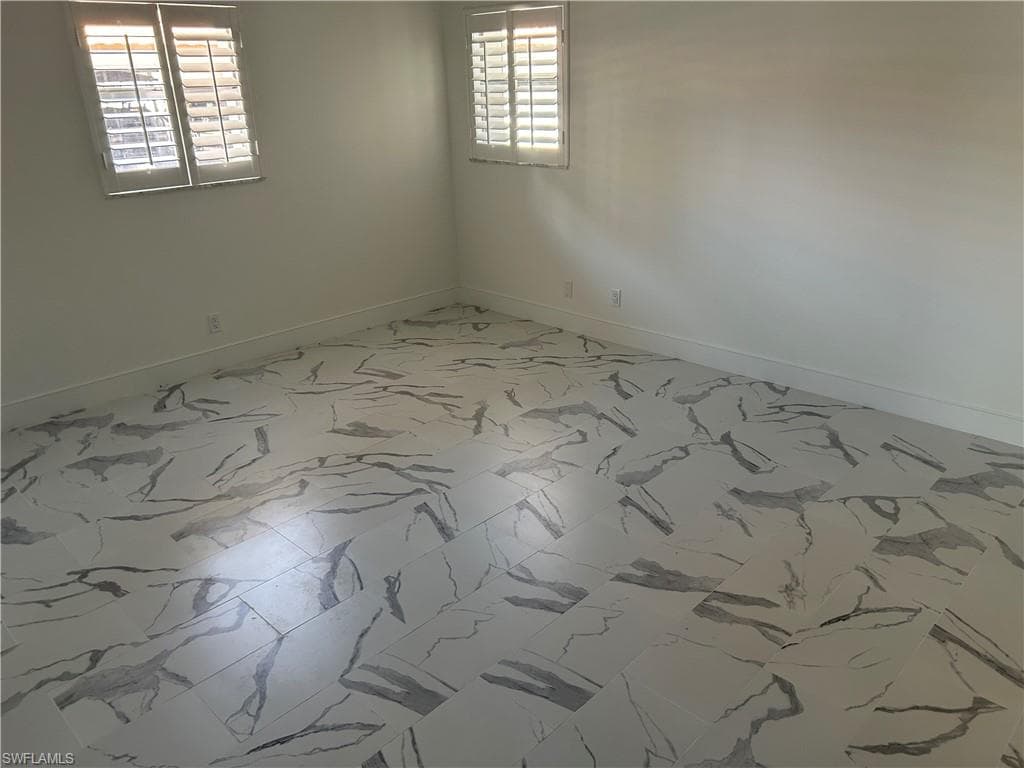 222 Harbour Dr 114, Naples, FL 34103-19