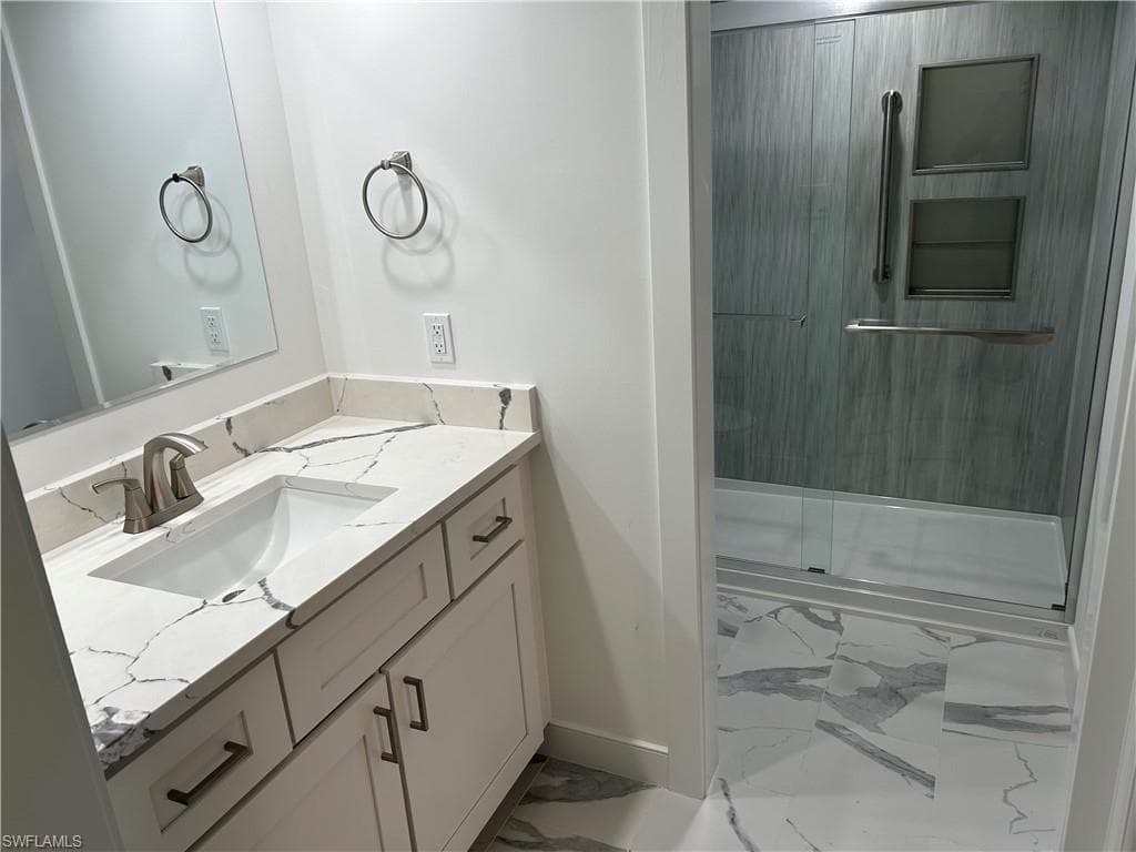 222 Harbour Dr 114, Naples, FL 34103-22