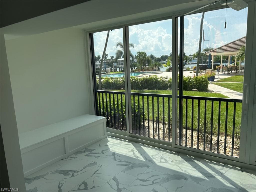 222 Harbour Dr 114, Naples, FL 34103-24