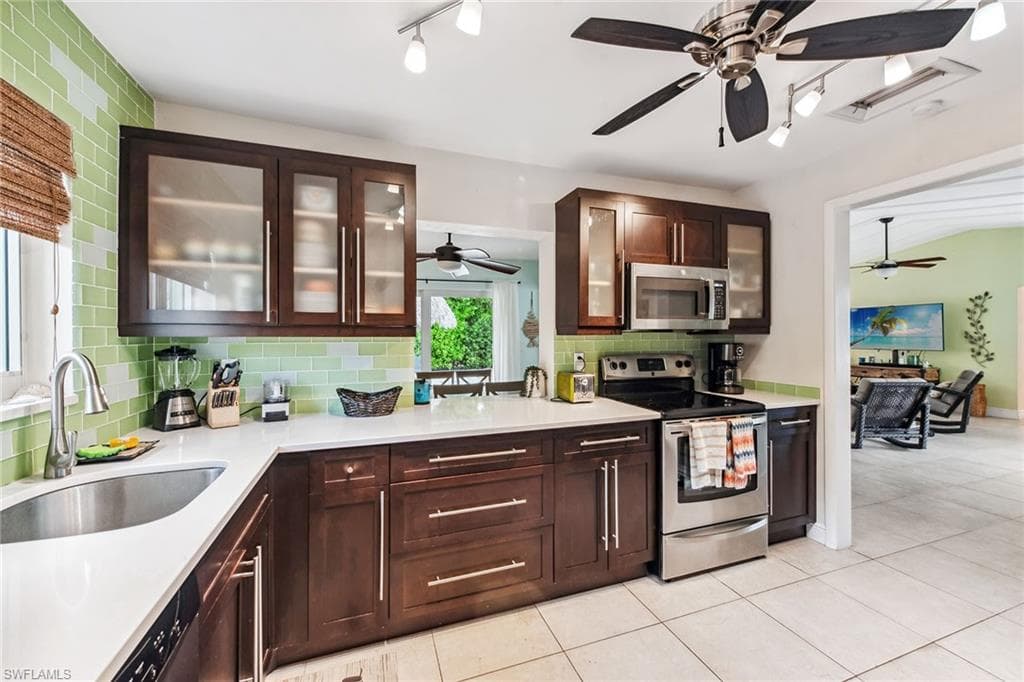 140 Landmark St, Marco Island, FL 34145-9