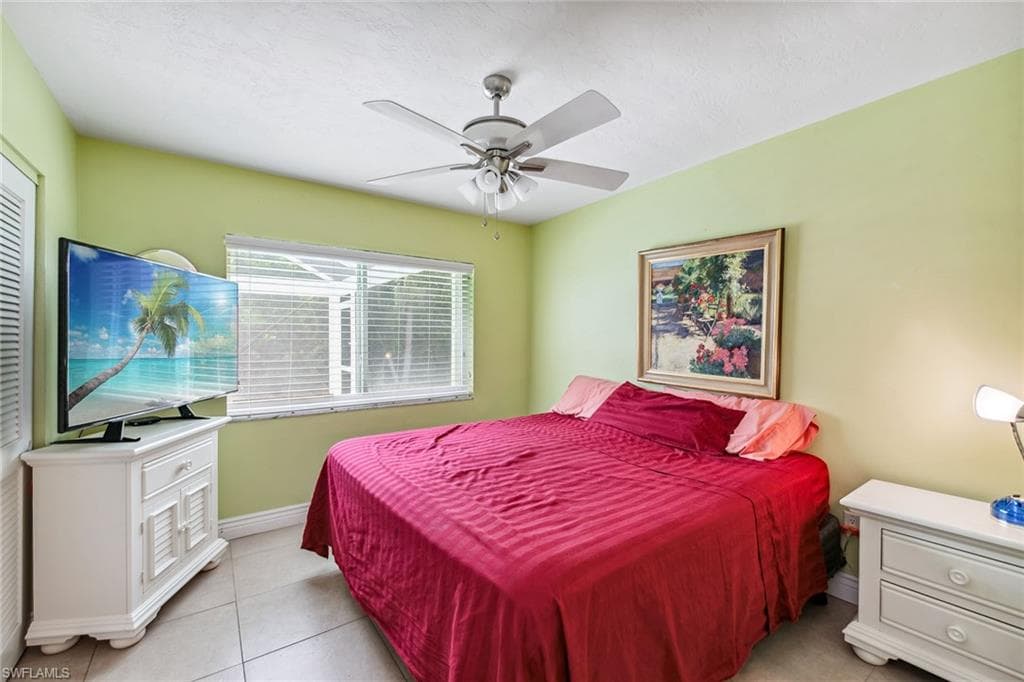 140 Landmark St, Marco Island, FL 34145-12