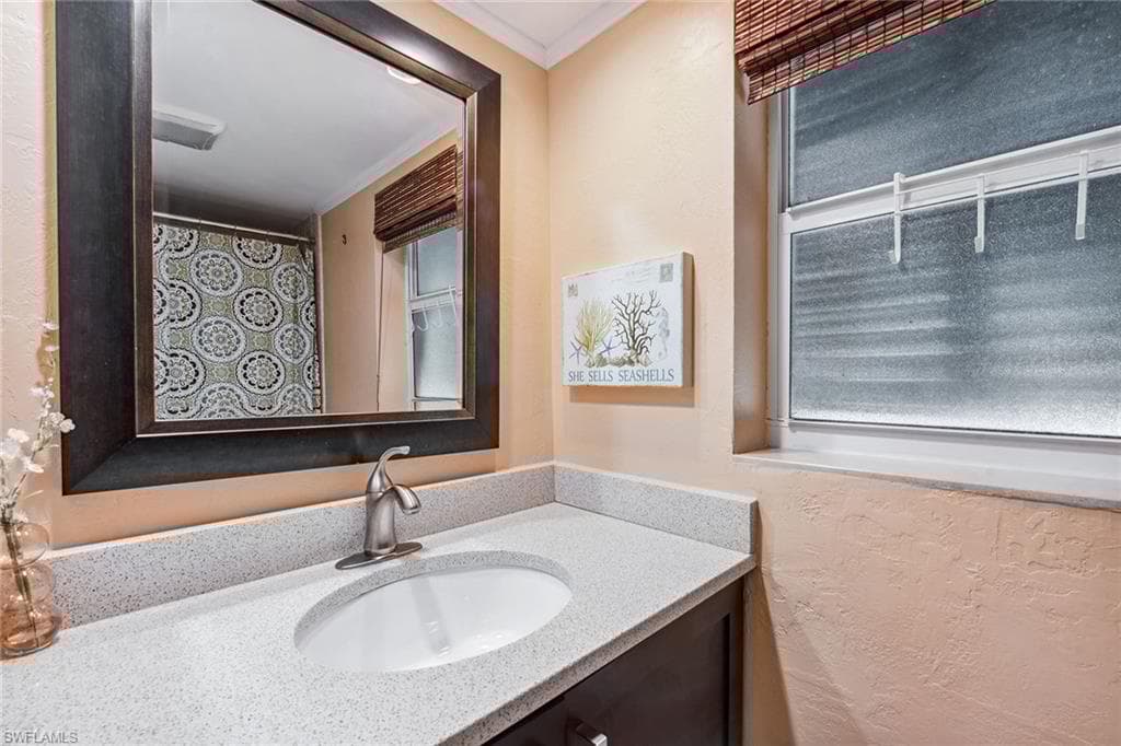 140 Landmark St, Marco Island, FL 34145-13