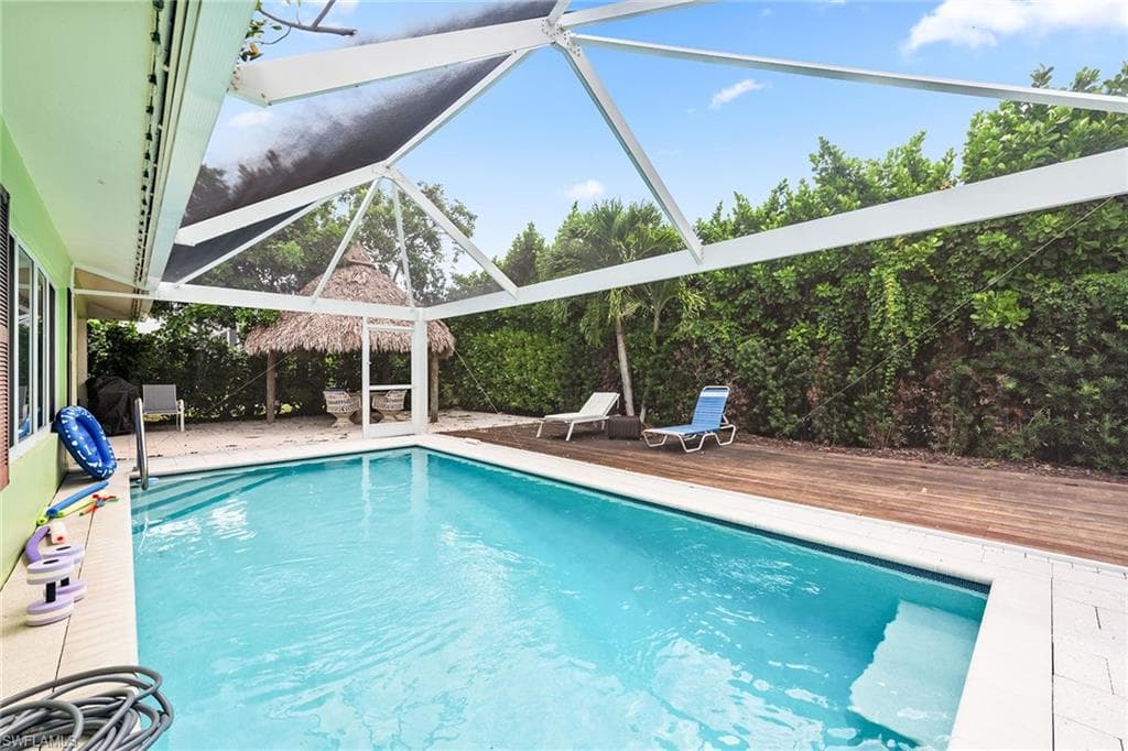 140 Landmark St, Marco Island, FL 34145-16