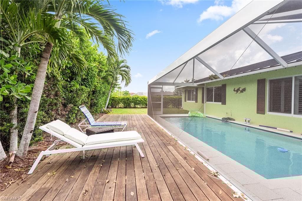 140 Landmark St, Marco Island, FL 34145-17