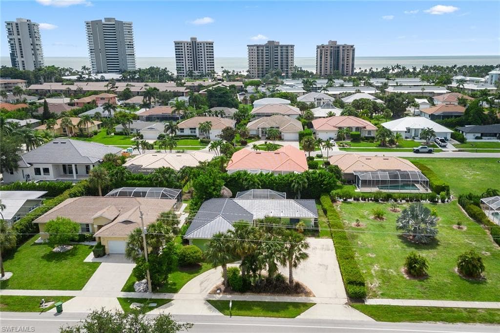 140 Landmark St, Marco Island, FL 34145-1