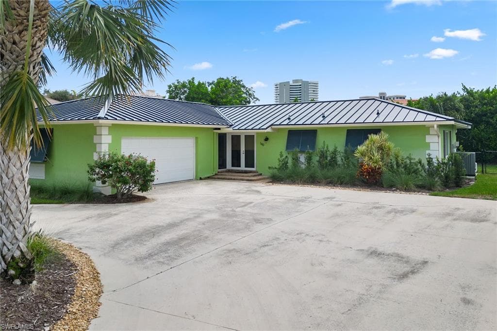 140 Landmark St, Marco Island, FL 34145-20