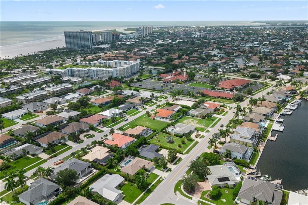 140 Landmark St, Marco Island, FL 34145-25