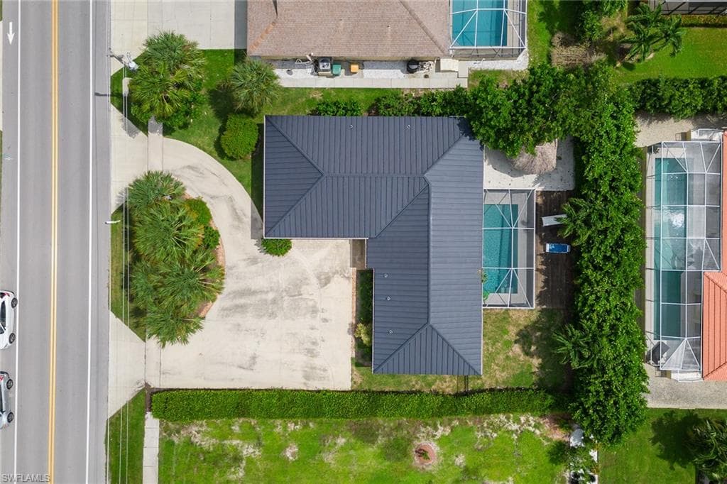 140 Landmark St, Marco Island, FL 34145-27
